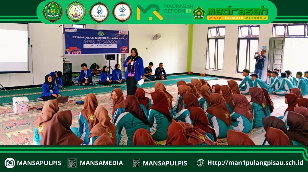MAHASISWA FAKULTAS SYARI'AH UIN ANTASARI GELAR SOSIALISASI DI MAN 1 PULANG PISAU PLUS KETERAMPILAN